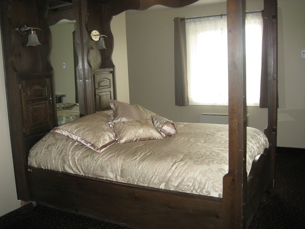 Hessenland Inn & Schatz Winery Zurich ภายนอก รูปภาพ